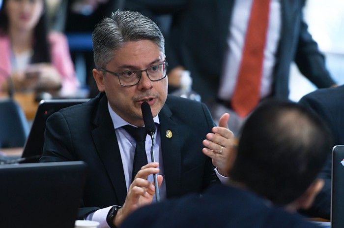 Regras para uso de armas e munições estão na pauta da CCJ nesta quarta
