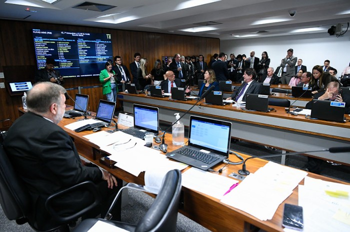 Comissão de Educação vai debater violência nas escolas