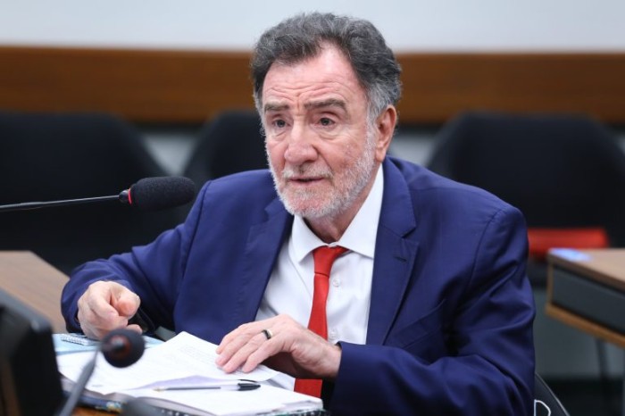 CCJ aprova projeto com sanções para quem discriminar profissionais de limpeza pública