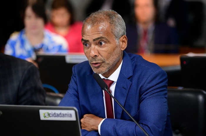 SUS deve garantir atendimento domiciliar com cuidador para idosos, aprova CAS