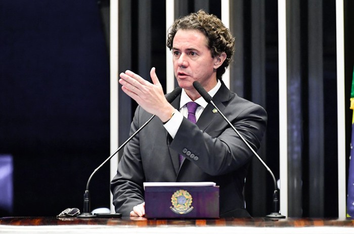 Veneziano destaca 120 dias de gestão do presidente da Petrobras