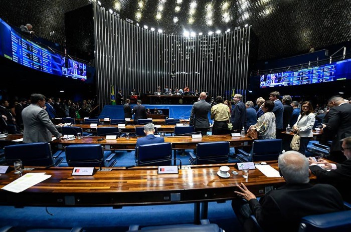 Plenário vota projeto que estimula conhecimento sobre Parkinson