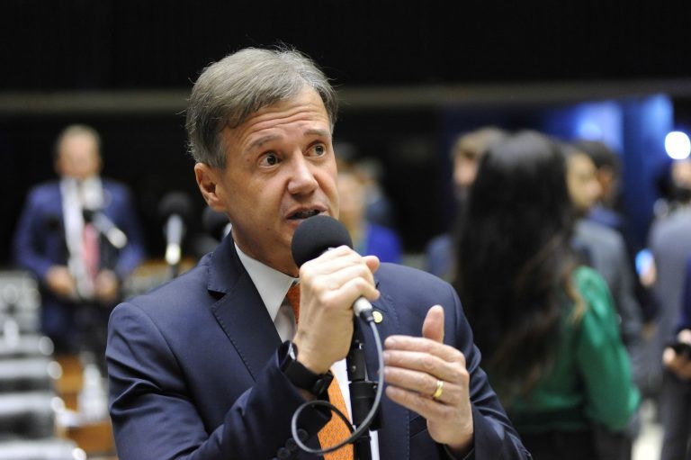 Comissão aprova projeto que permite ação da polícia sem ordem judicial em retomada de imóvel