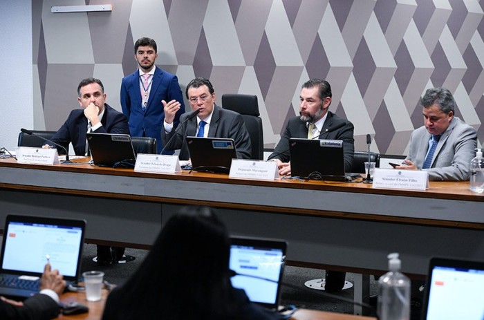 Comissão mista aprova MP que retoma Minha Casa, Minha Vida