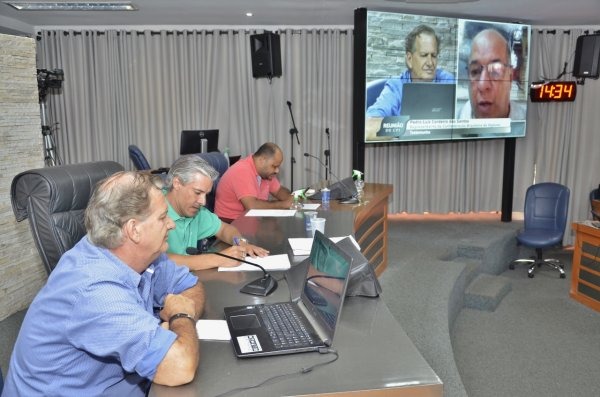 Donos da Cesari serão ouvidos pela CPI sobre contrato; ex-prefeito segue blindado