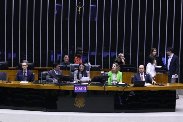 Debate na Câmara sobre petróleo no Amazonas expõe conflitos entre interesse econômico e meio ambiente