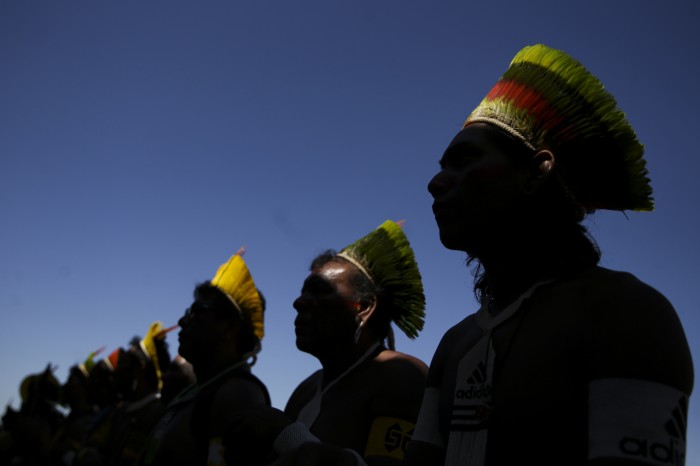 Indígenas protestam em Brasília contra marco temporal