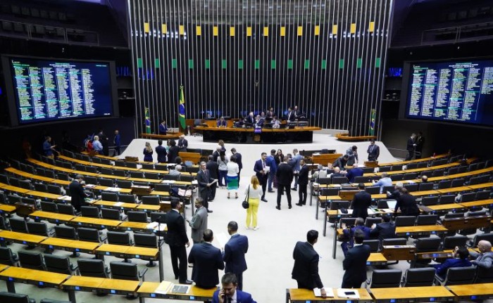 Câmara aprova projeto que transforma cargos do Ministério Público da União; acompanhe