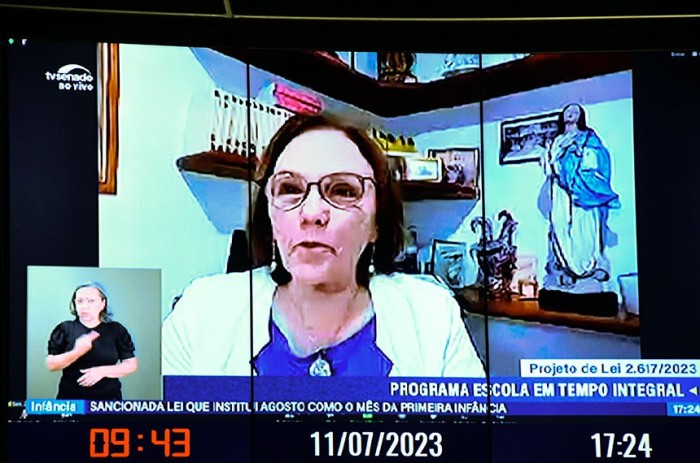 Zenaide defende investimento em educação e apoia escola integral