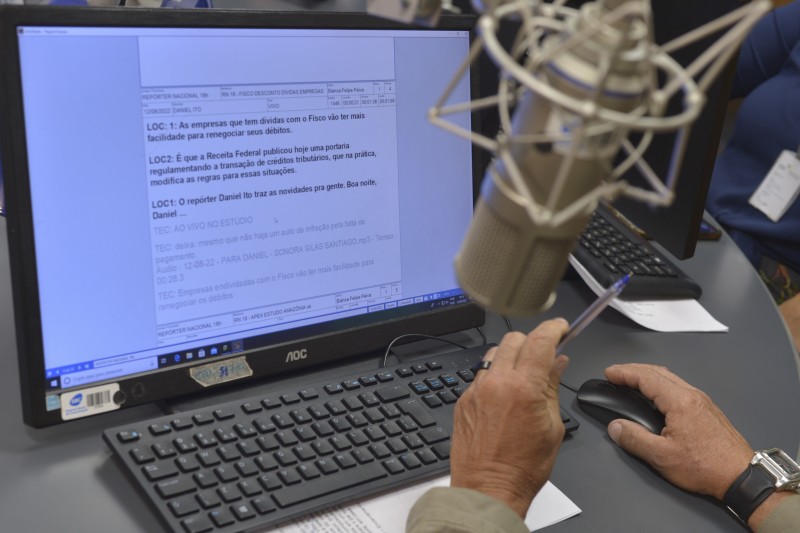 Cem anos do rádio no Brasil: as novas tecnologias e a aposta no futuro
