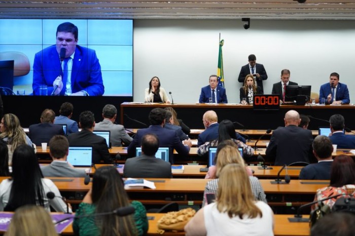Cientistas pedem na CMO mais recursos para pesquisa e divulgação de resultados
