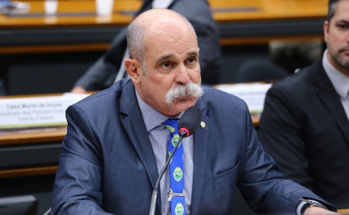 Comissão aprova projeto que prevê a presença de três policiais militares em cada viatura