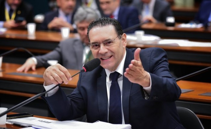 Comissões debatem oferta de semicondutores na indústria brasileira