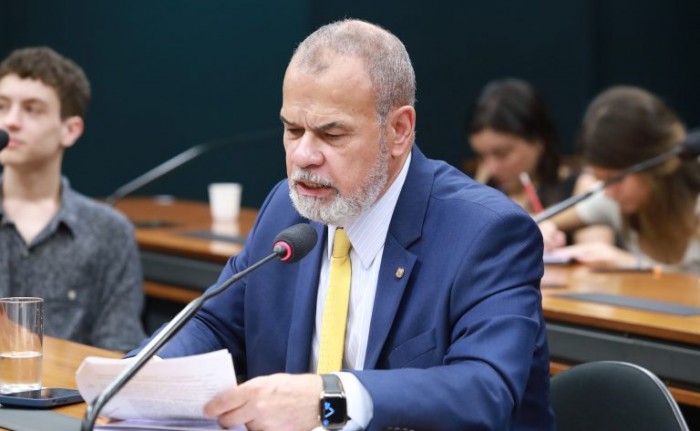 Comissão vai debater padronização de conexão na recarga de veículos elétricos