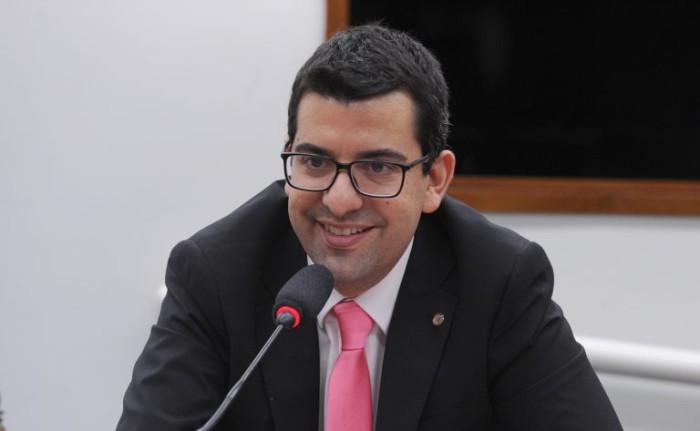 Comissão aprova proibição de comercialização de produtos obtidos pela alimentação forçada de aves