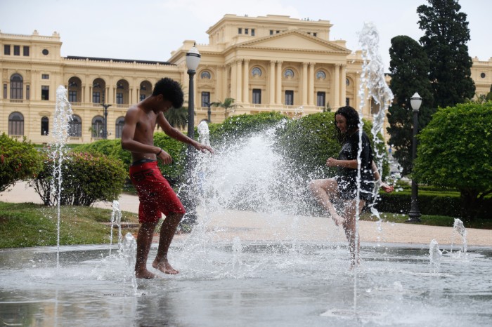Onda de calor atinge sete estados no fim de semana 