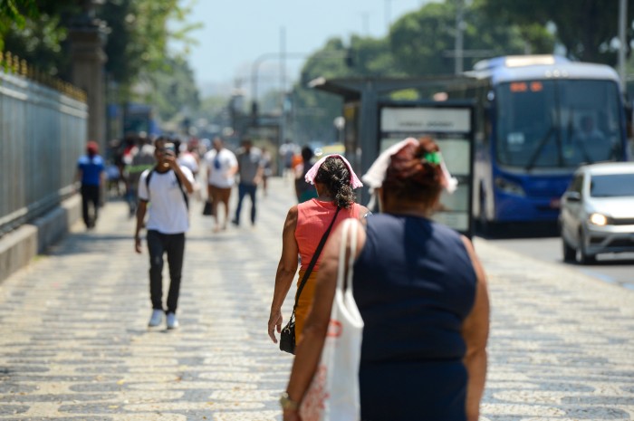 Meteorologista explica sensação térmica recorde em Guaratiba, no Rio