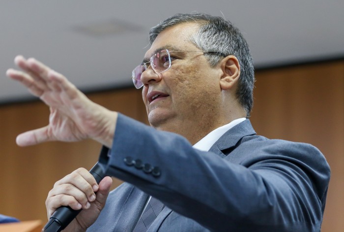 Lula afirma que Dino é vítima de fake news com 
