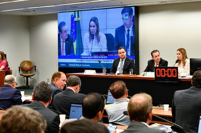 Comissões aprovam emendas ao Orçamento e à LDO 2024