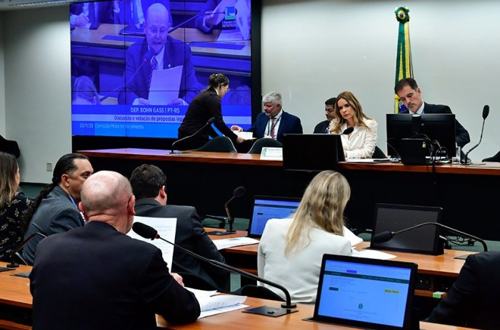 Comissão Mista de Orçamento pode votar Plano Plurianual nesta terça