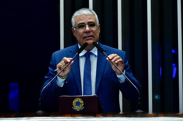 Girão critica leniência do governo sobre denúncias contra ministro Juscelino