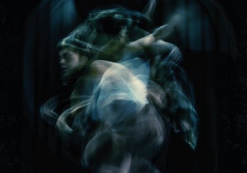 Performance ‘5 Sentidos Senses Sinne’, une teatro e dança e estreia em São Paulo