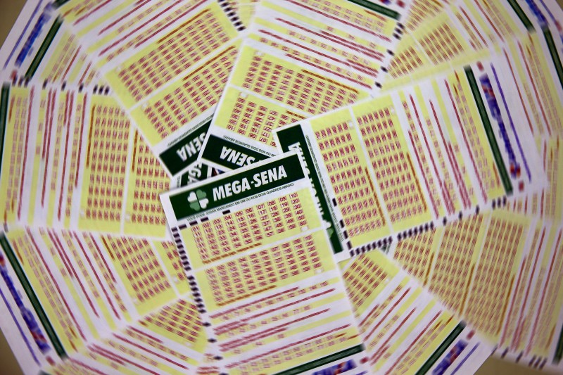 Nenhum apostador acerta Mega-Sena e prêmio acumula em R$ 17 milhões