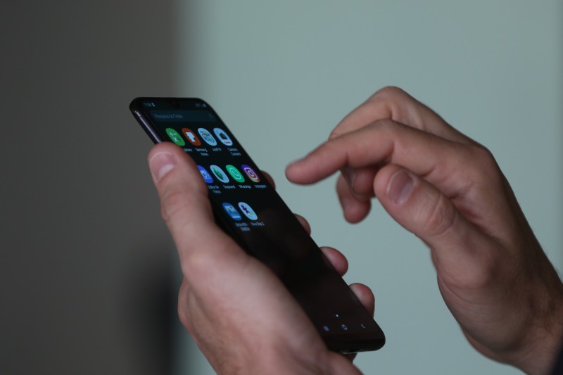 Cartilha traz medidas de segurança para uso de celulares e tablets
