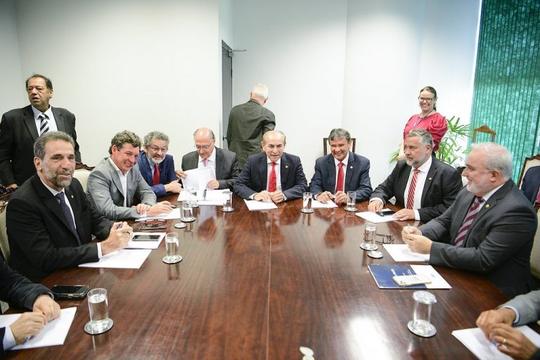 Deputado sugere programas sociais a serem incluídos na PEC da Transição
