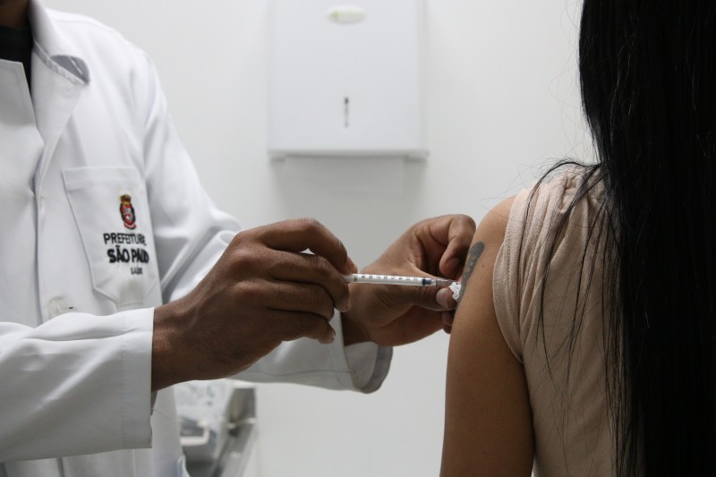 Covid-19: Brasil registra 1.077 casos e seis mortes em 24 horas