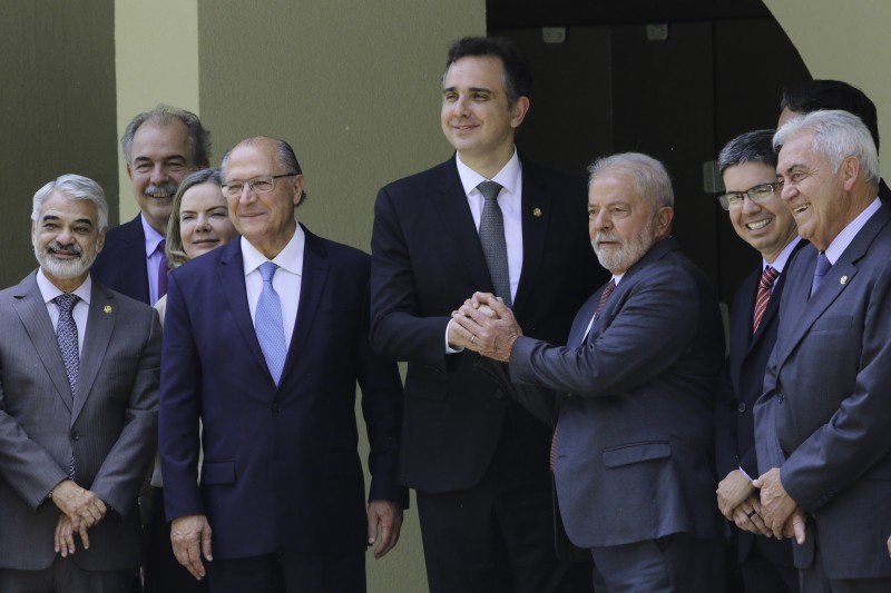 PEC da Transição custará entre R$ 170 bi e R$ 175 bi, diz senador