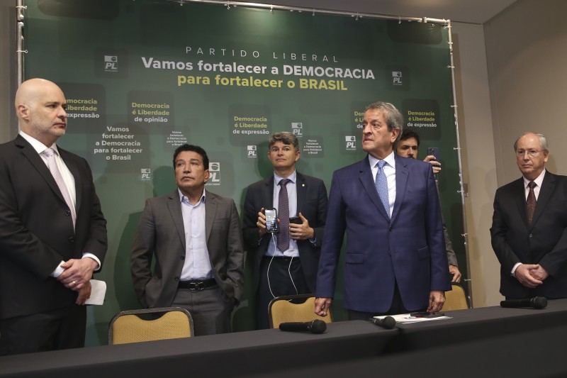 Representação do PL quer invalidar votos de alguns modelos de urnas