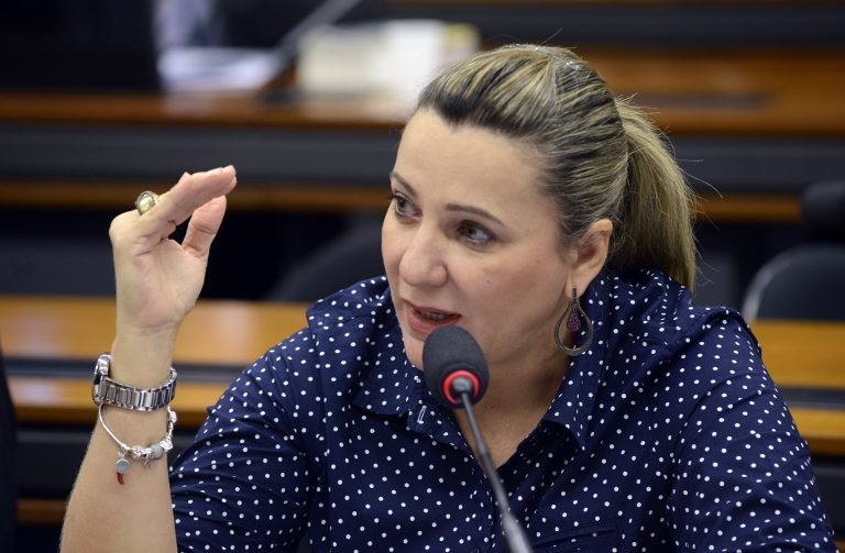 Comissão aprova aumento de pena para aliciamento de menores por meio da internet