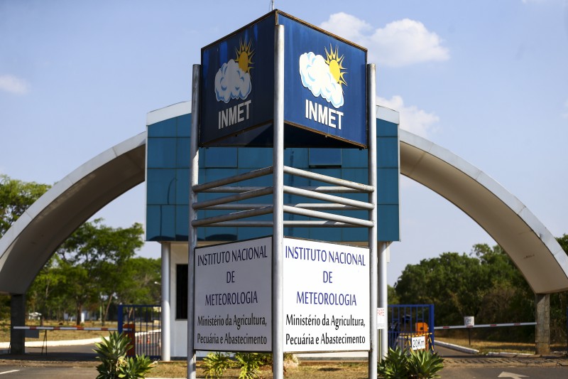 Inmet alerta sobre risco de chuvas intensas em três estados