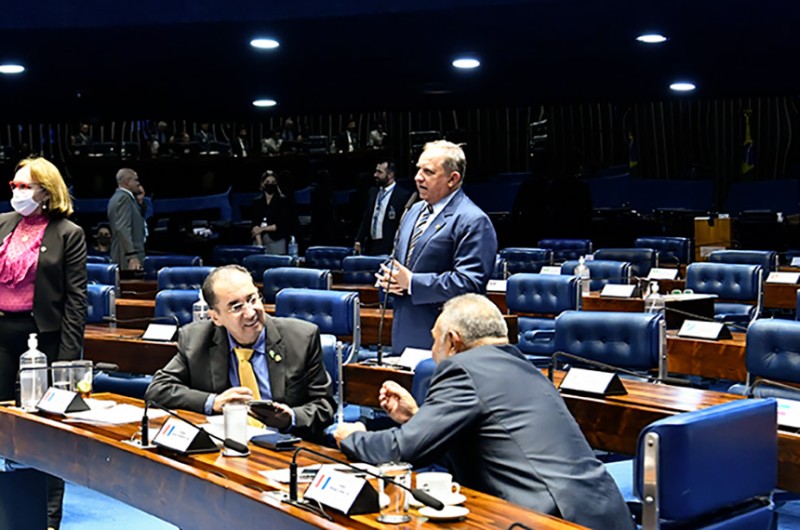 Senado aprova mudanças em projeto de prevenção ao suicídio para policiais