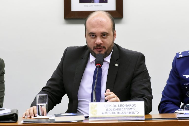 Proposta isenta de IR as verbas para exercício de mandato parlamentar