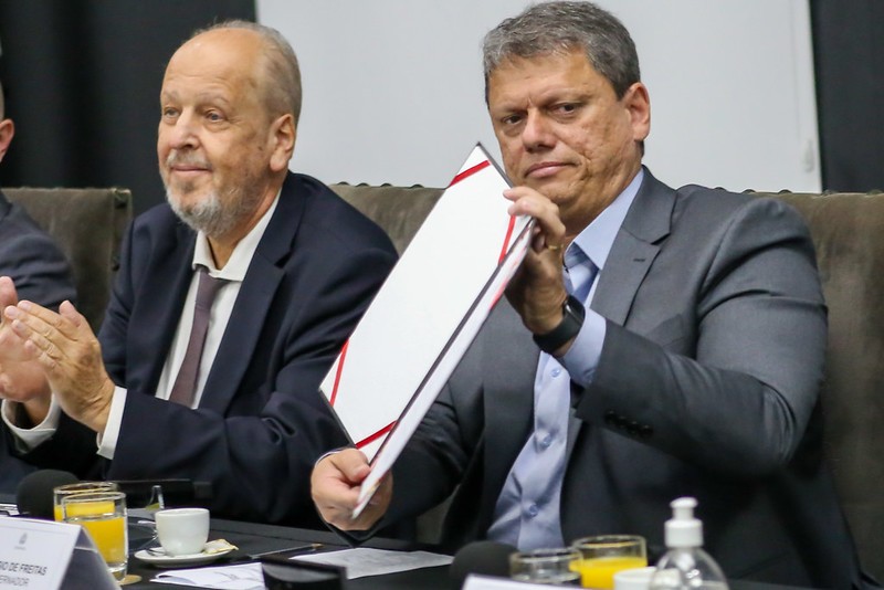 Redução do ICMS do combustível de aviação vai fomentar turismo em SP 
