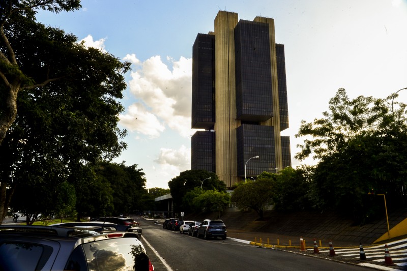 Contas externas têm saldo negativo de US$ 10,9 bilhões em dezembro