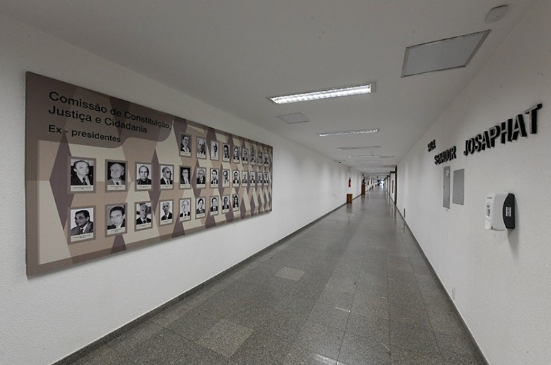 CCJ analisa indicações ao STF e legalidade de projetos