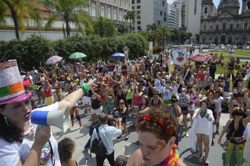 Quarta-feira de Cinzas ainda tem blocos nas ruas no Rio