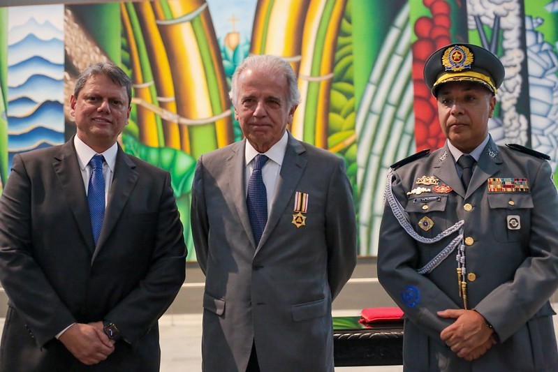 Governo de SP concede Medalha de Defesa Civil de São Paulo ao ministro da Defesa