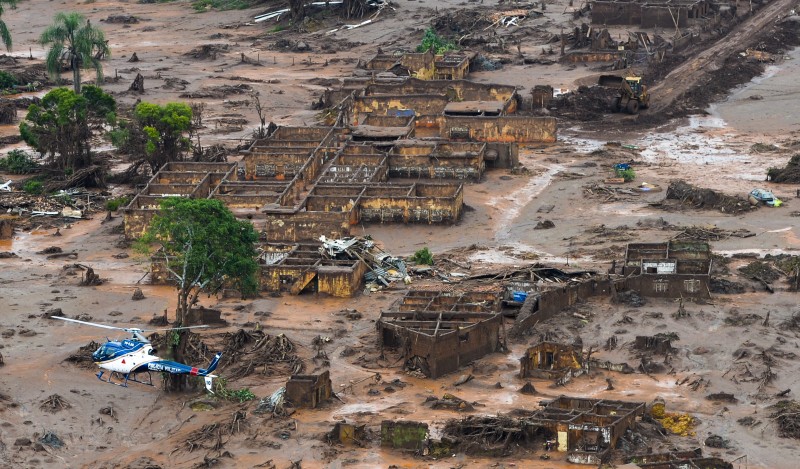 Autoridades discutem acordo pelo desastre em Mariana