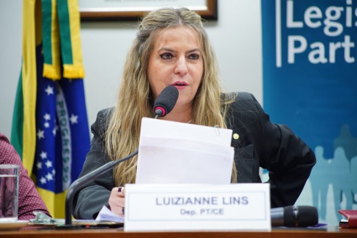 Comissão de Direitos Humanos inicia votações com discussão acalorada