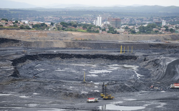 Relatório diz que mineração viveu 