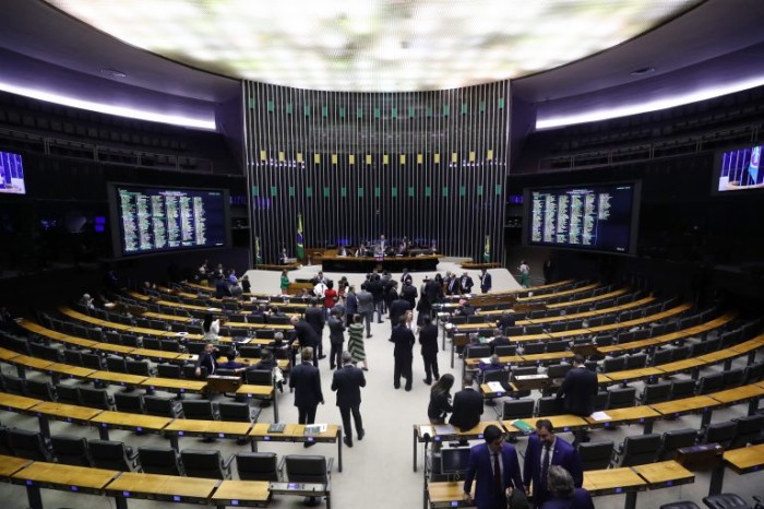 Deputados analisam MP que autoriza Caixa a administrar fundo do DPVAT em 2023; acompanhe