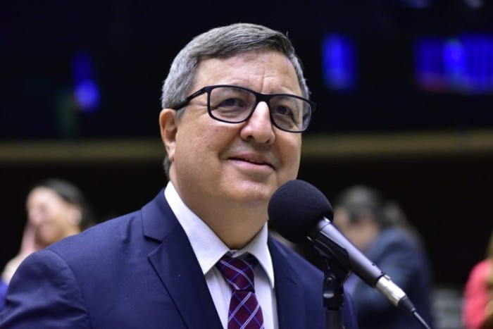 Câmara aprova MP que prorroga regime de tributação para multinacionais brasileiras