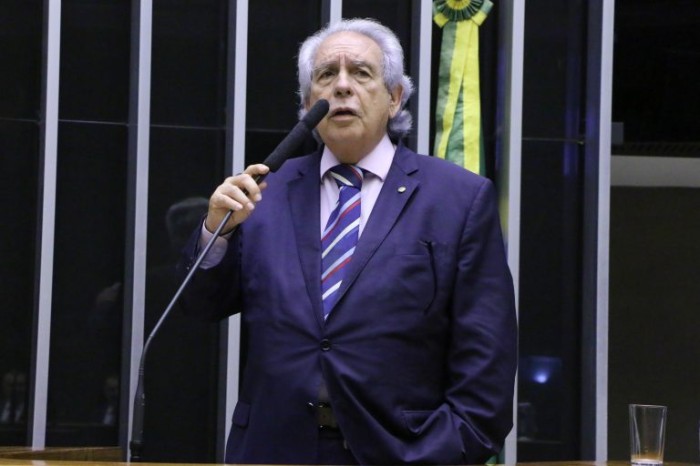 PEC estabelece marco inicial para sanção por descumprimento de cota de candidatura feminina
